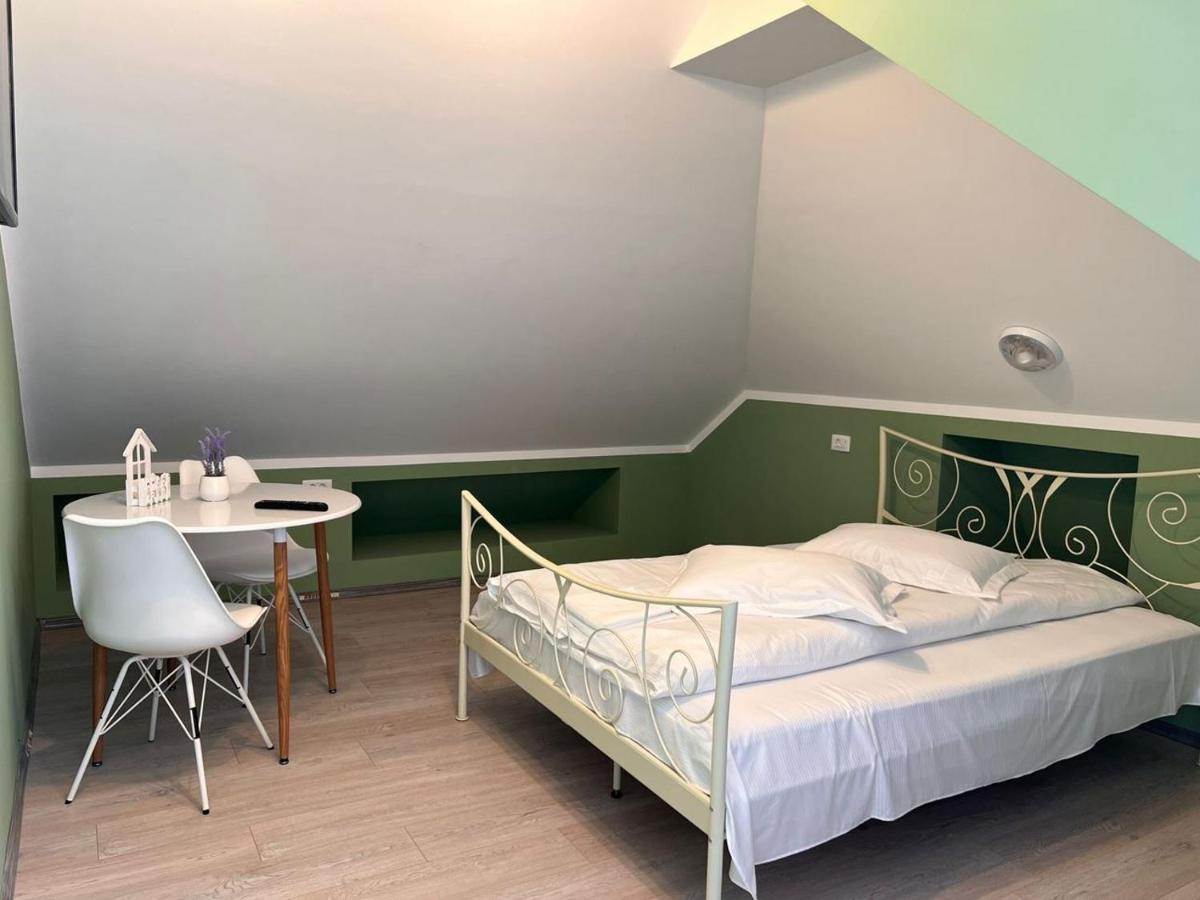 Premont Studios Ghimbav Buitenkant foto